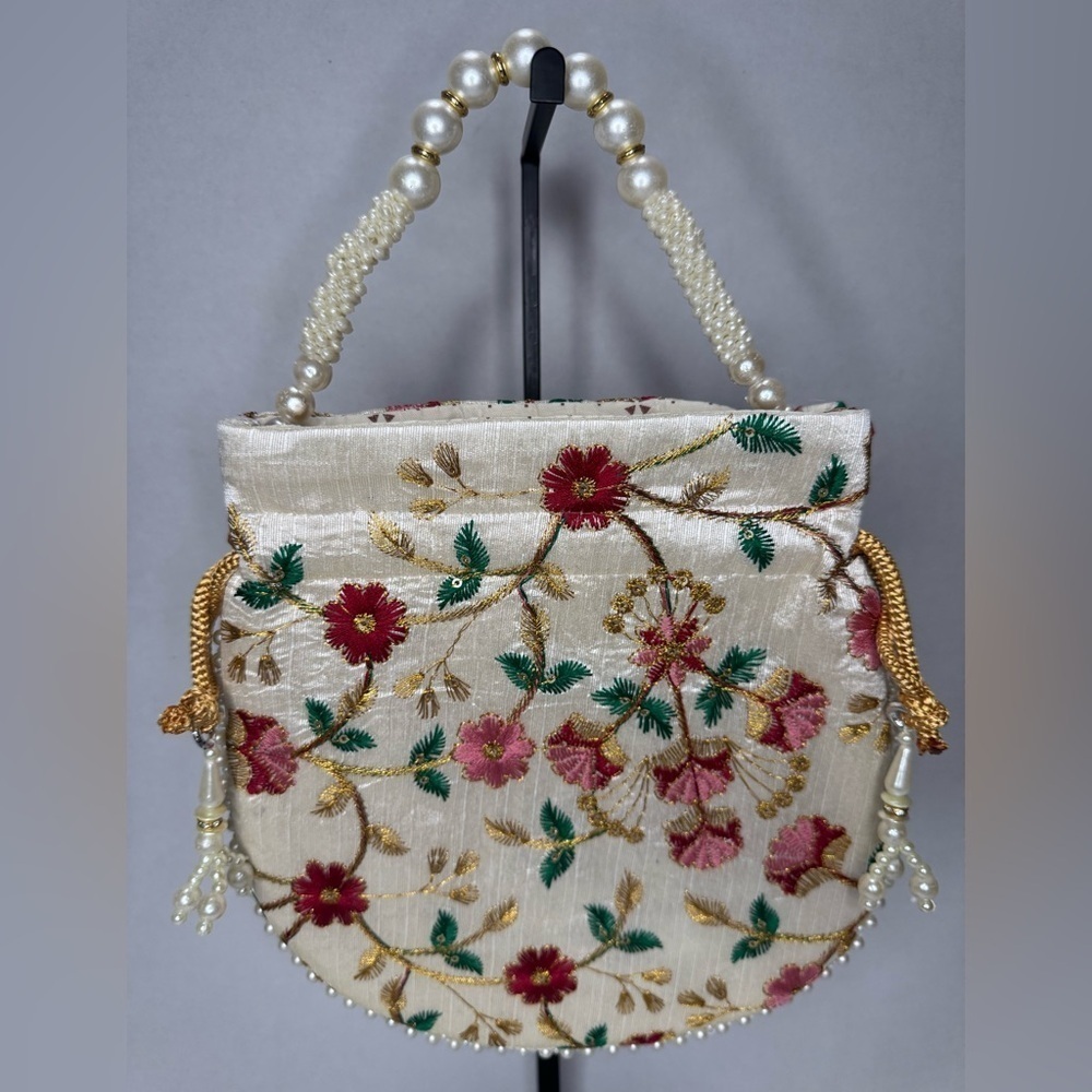 Floral Embroidered Cream Handbag